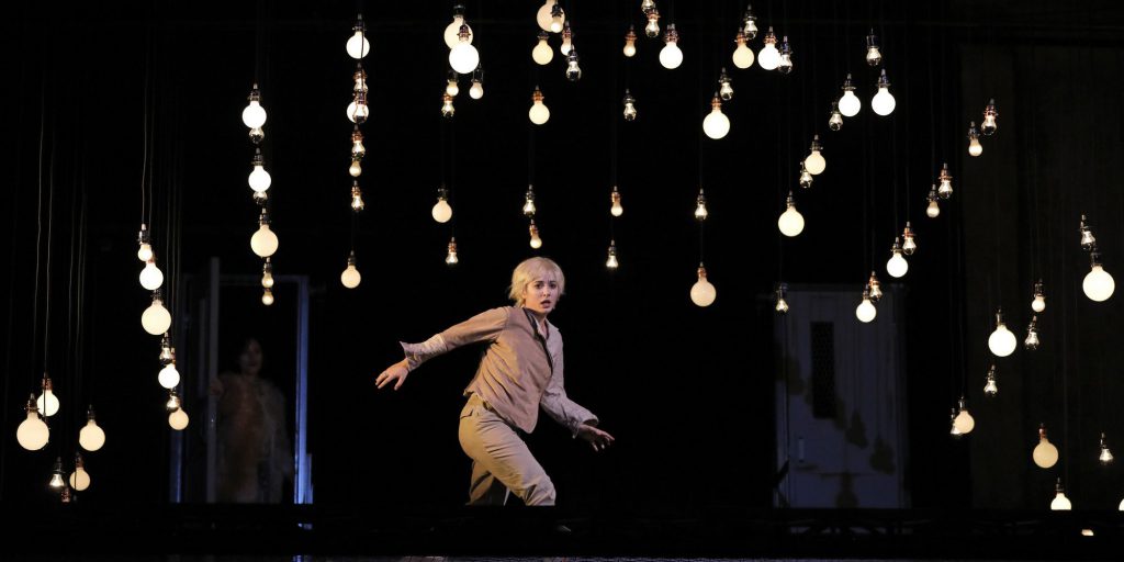 73154089-5cb42ac666b2a1927fdfd50e7b6f7a64b84e423f9a714